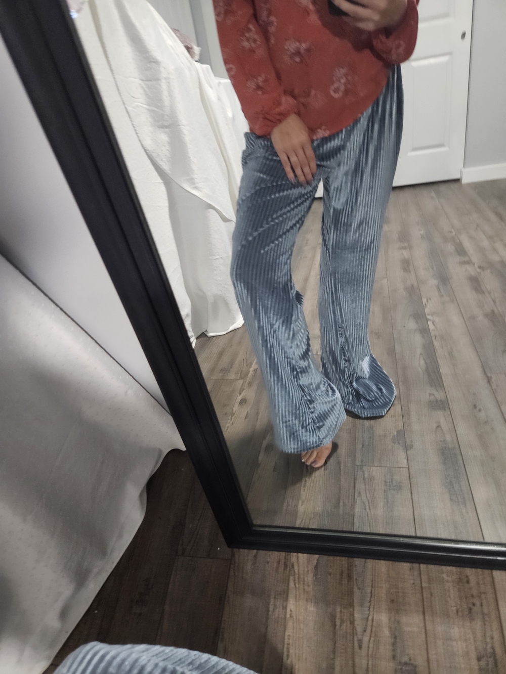 Source Unknown Blue Velvet Pleated Wide-Leg Pants